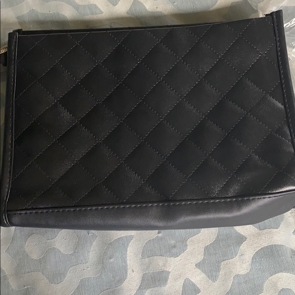 Younique bag. Brand new, never used. - Picture 3 of 3